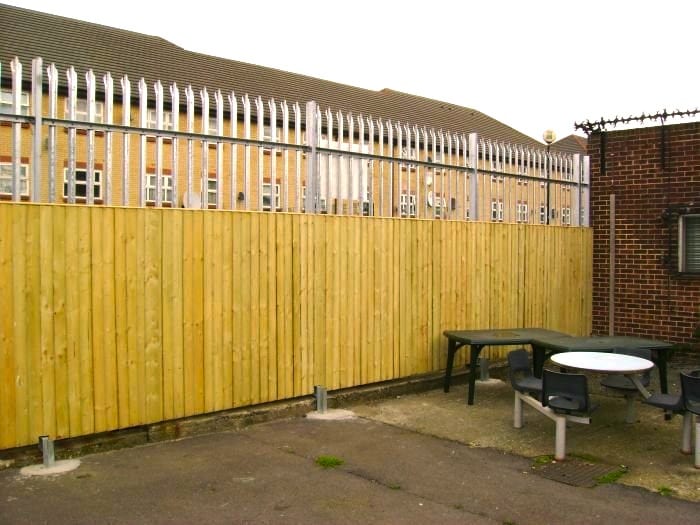 Steel Palisade Fencing – Eastlea School London