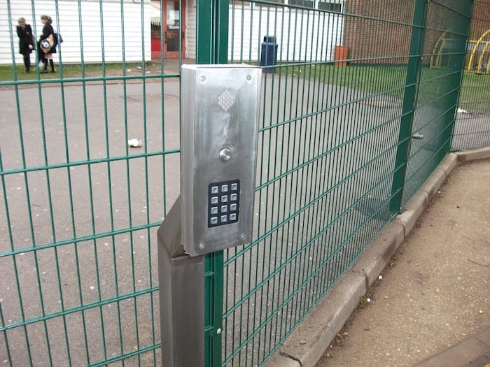 Wire Mesh Fencing – Sanders Draper School – Hornchurch Essex