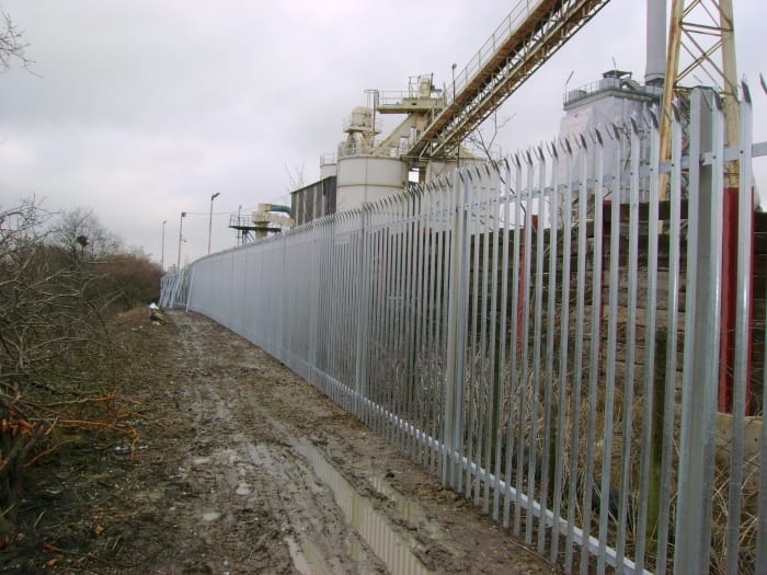 Steel Palisade Fencing Essex – O-I Manufacturing Ltd – Harlow Essex