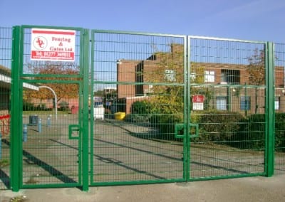 Wire Mesh Fencing Essex – Warren School Chadwell Heath Essex