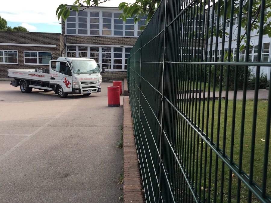 Wire Mesh Fencing – Hurstmere School